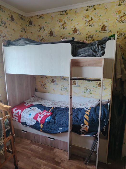 Двухъярусная кровать