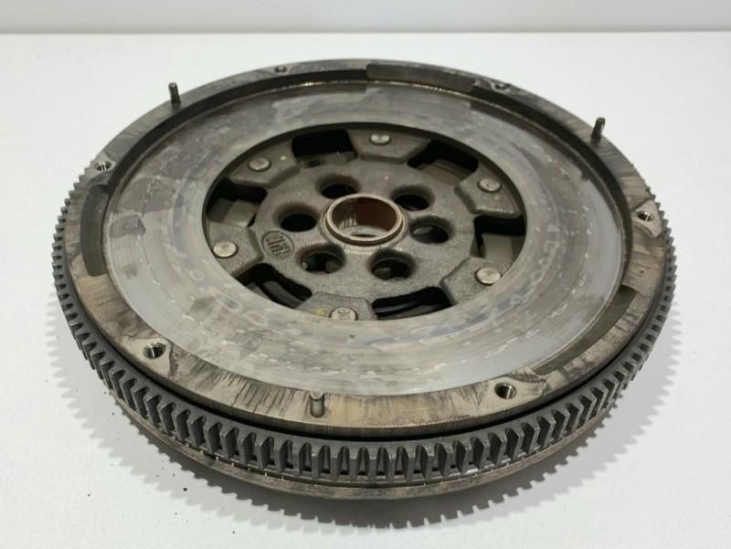 Volanta masa dubla LUK Volkswagen Golf 6 plus 04L105266B 2.0 tdi cutie
