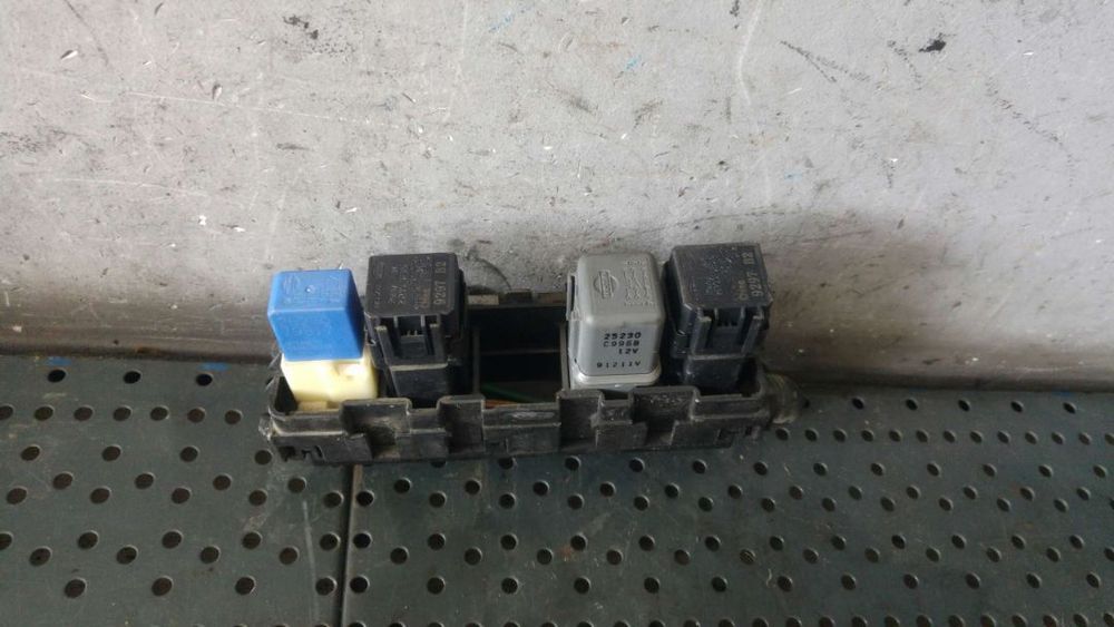 Panou relee 2.0 dci renault koleos 1 hy 24382jg71a