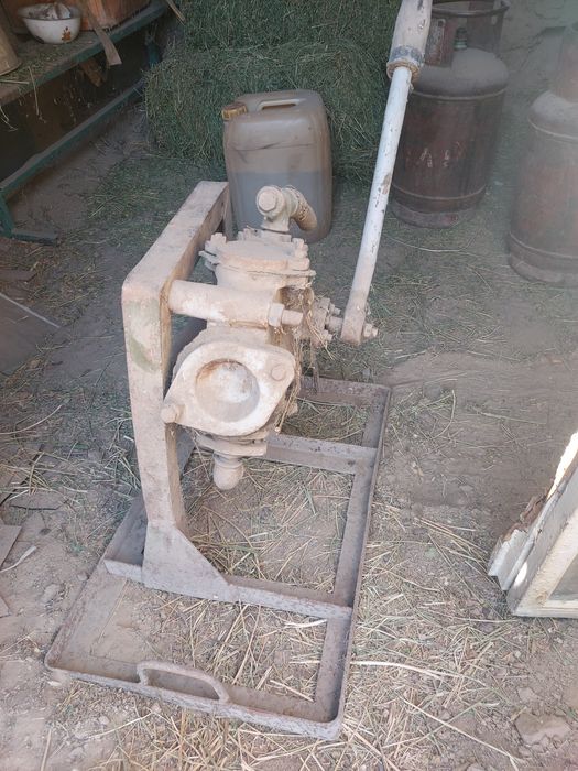 Насос водяной ручной