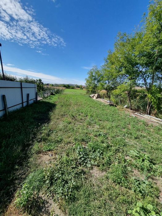 Casa și teren de vanzare