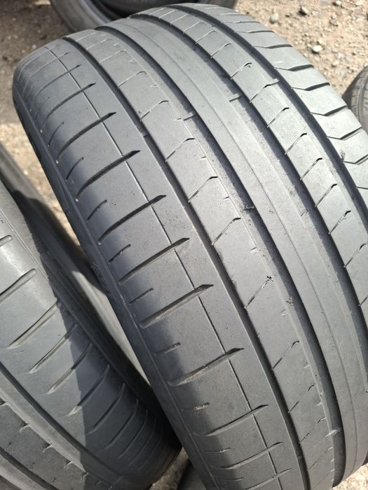 Vand 2 anvelope 285 45 20 pireli bune de vara dot 2022