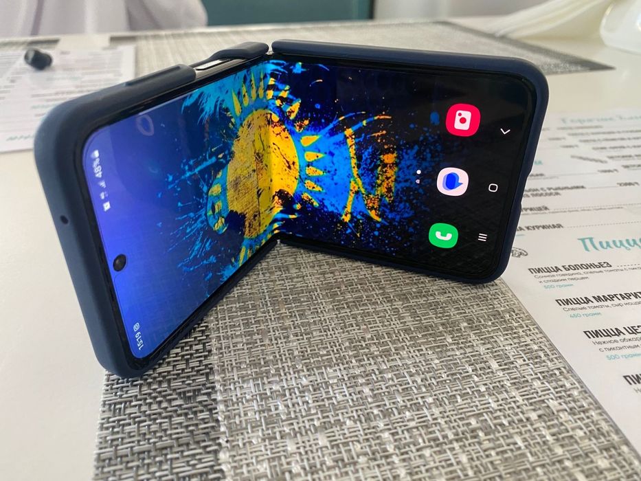 Самсунг Z Flip 4
