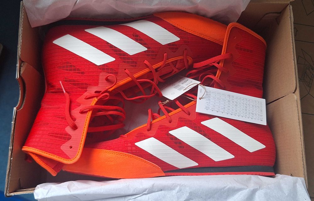 Adidas Box Hog 4