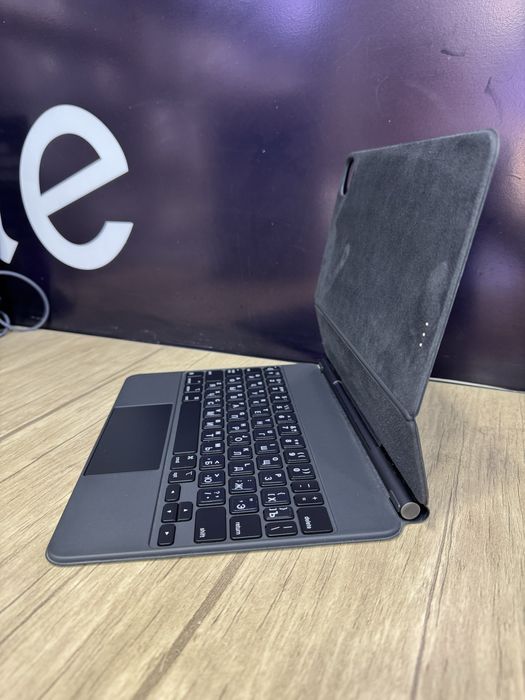 Prodam Idyal MagicKeyboard ipad 11 pro M2