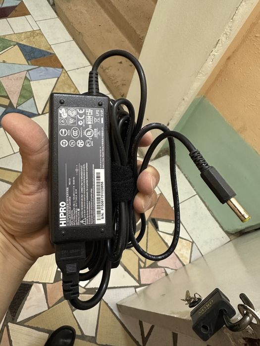 Notebook zaryatkasi sotiladi