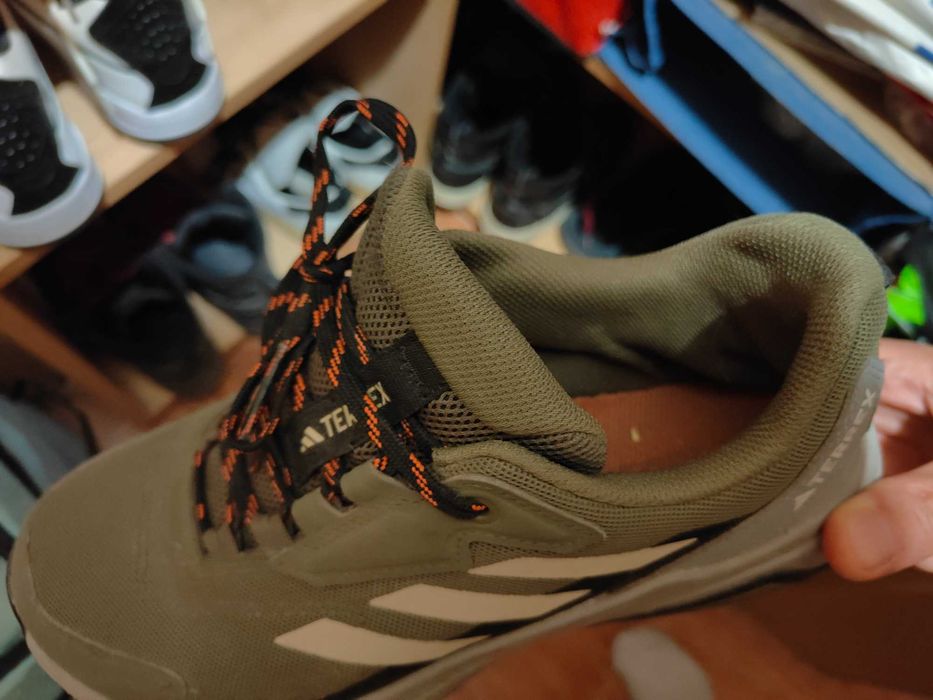 Много запазени маратонки Adidas Terrex