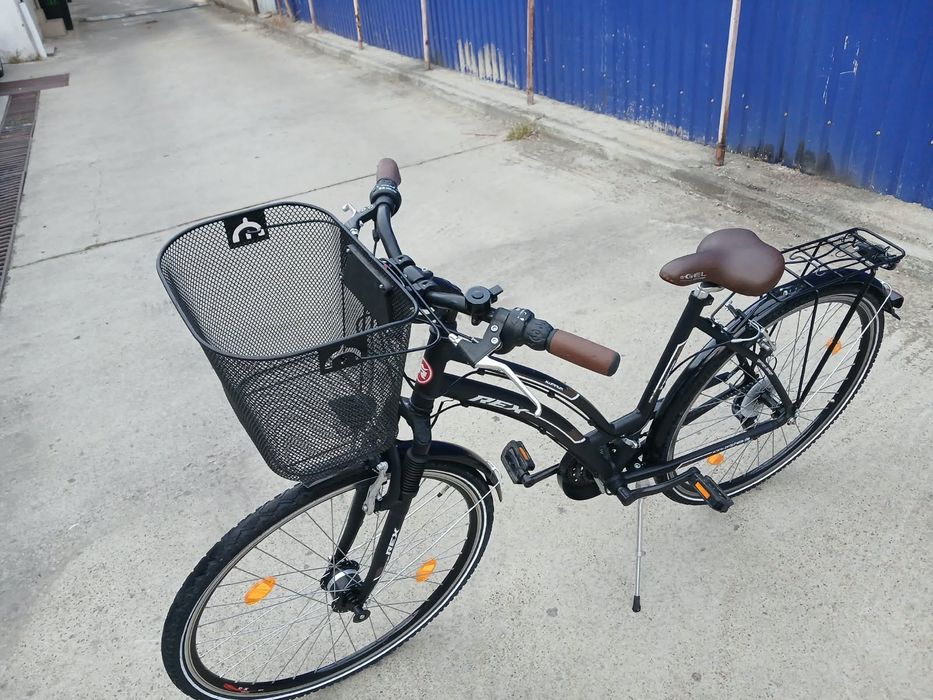 Vând bicicleta din aluminiu pentru damă