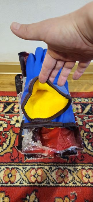 Резиновая перчатка зимняя синяя