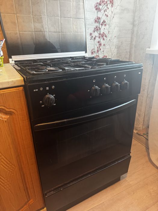 Продам газовую плиту