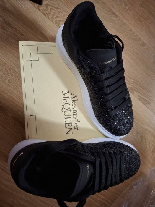 Нови дамски кецове с брокат