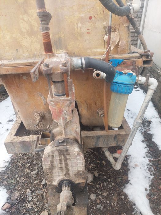 Трактор опрыскивателям 2х тоный