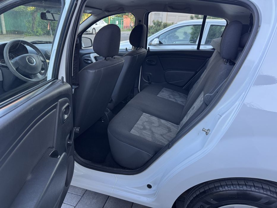Dacia Sandero 1.6 MPI cu 99.000 km reali stare perfecta