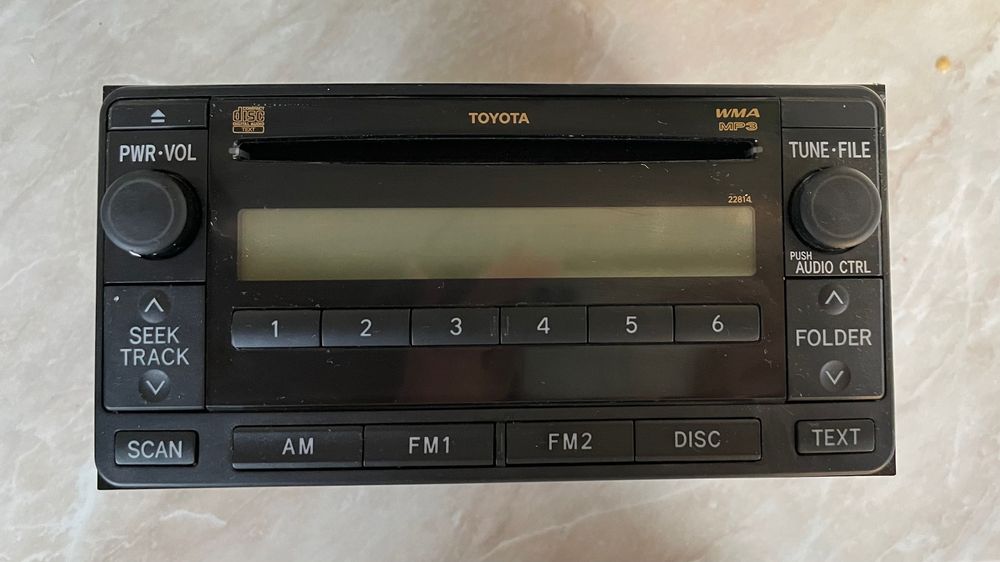 Магнитофон на машину