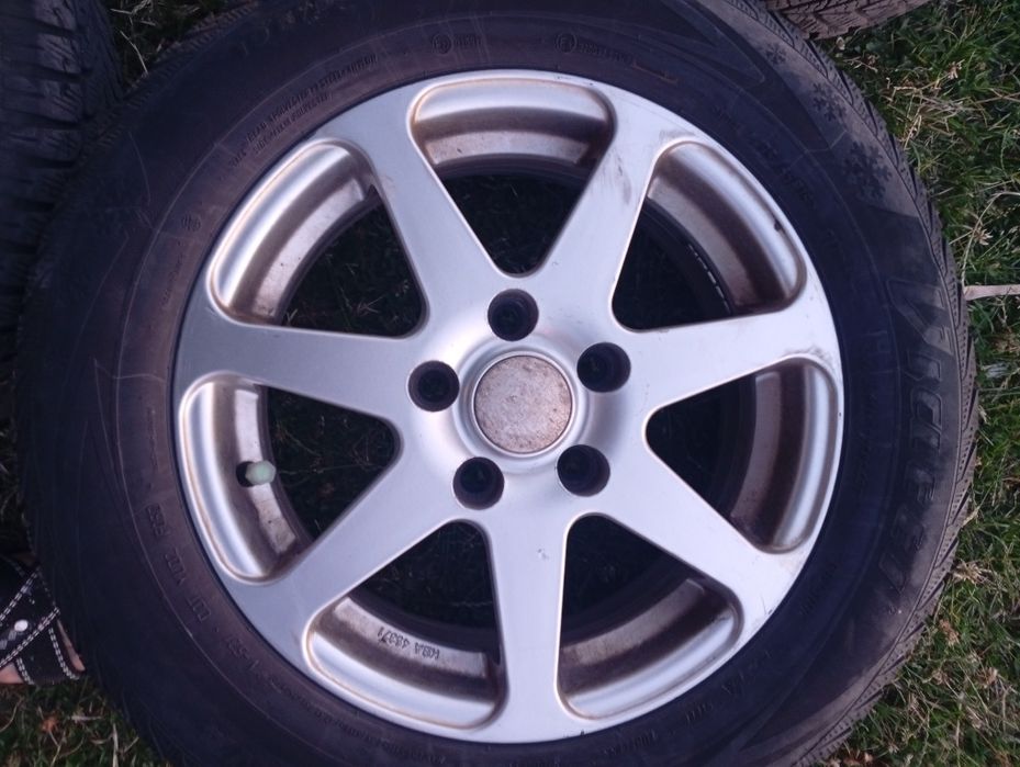 Roti 195 65 R15
"Vând anvelope 195/65