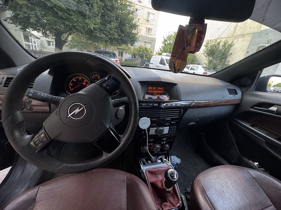 Opel astra h twintop, keyless, xenon, piele