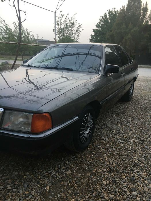 Audi 100 c3 Радной