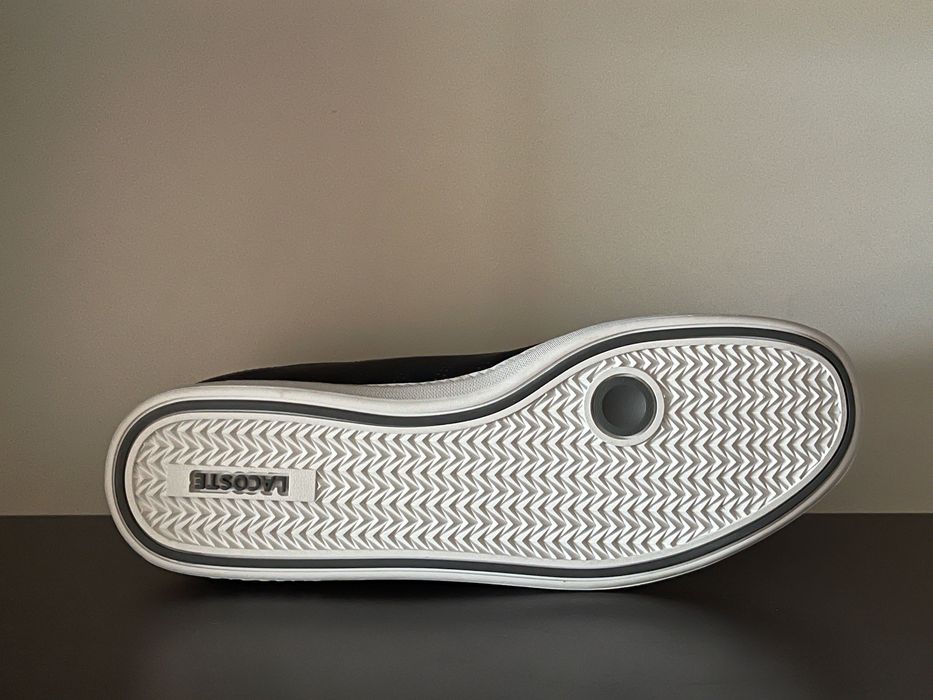 Lacoste Graduate lifestyle Налични 40н 25см Стелка