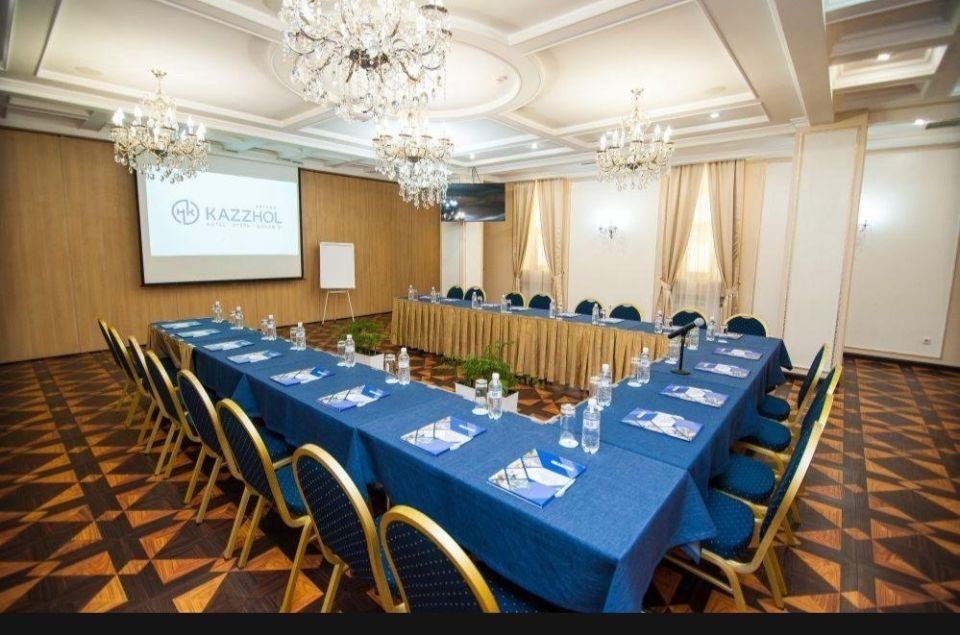 Столы стулья в аренду