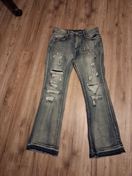 Blugi flared,  livrare  DOAR  in iasi