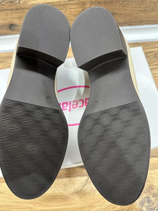 Продавам чисто нови дамски обувки