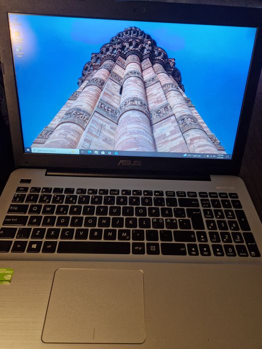 Vand laptop ASUS,  I5 gen 6, 15", 8gb, 256 ssd, Nvidia GT940M