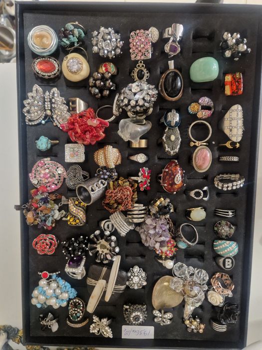 Естествени перли и други бижута