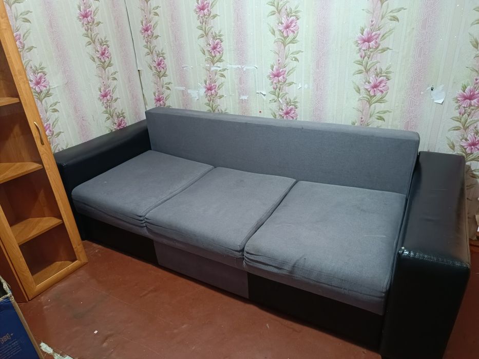 Продам Диван срочно
