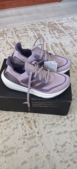 Кроссовки Adidas