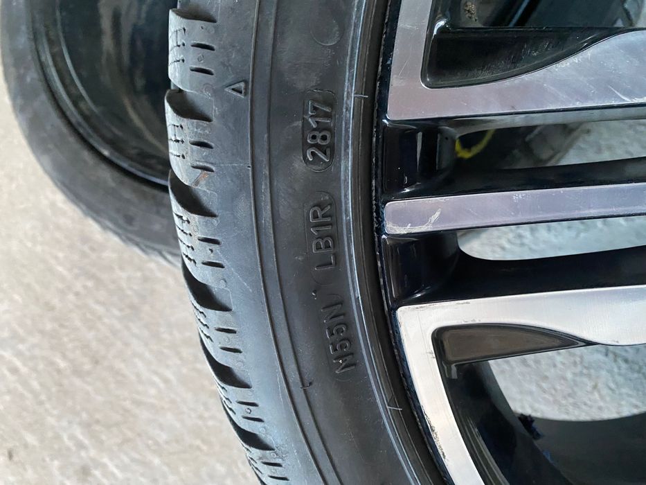Vand jante R18 cu anvelope 225 40 R18 stare buna