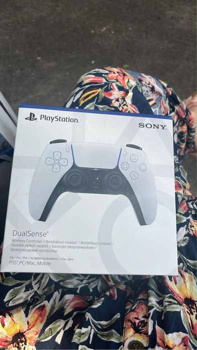 Ps 5 + maneta noua totul sigilat