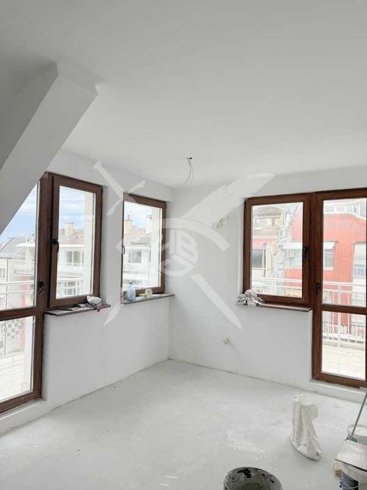 Продава се Тристаен апартамент в Бургас, Център - 80 кв.м за 2500 €/кв.м - Снимка #1