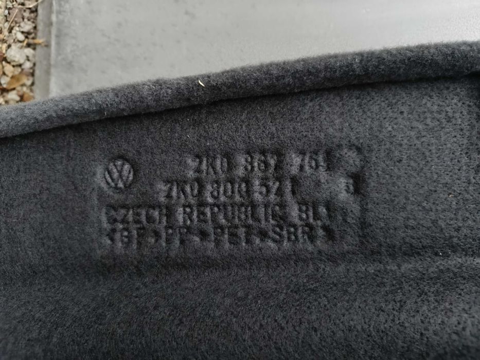 ОРИГИНАЛНА КОРА / ЩОРА за багажник Volkswagen CADDY LIFE