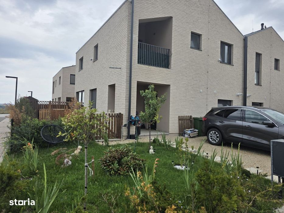 Complex Liziera de Lac, Comuna Frumusani,  partial mobilata si utilata