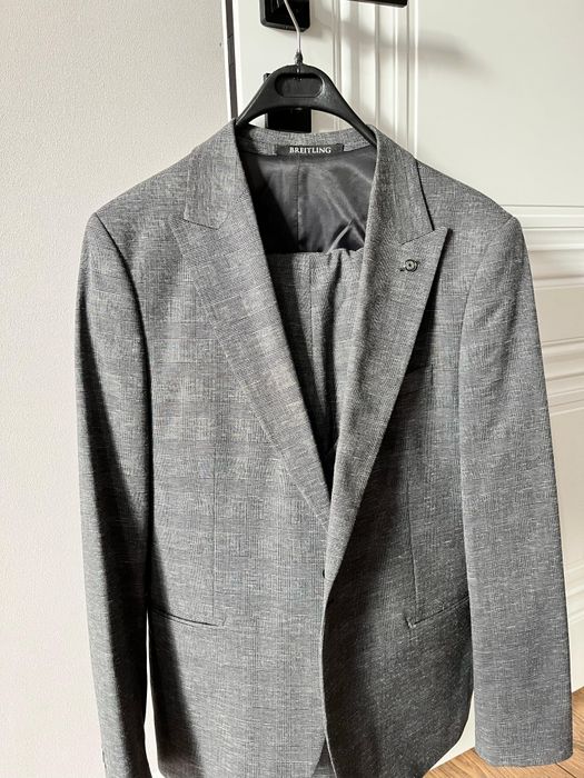 Срочно продам Пиджак тройка