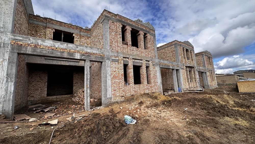 Uy korobka holayida Nazarbek Turkistonda