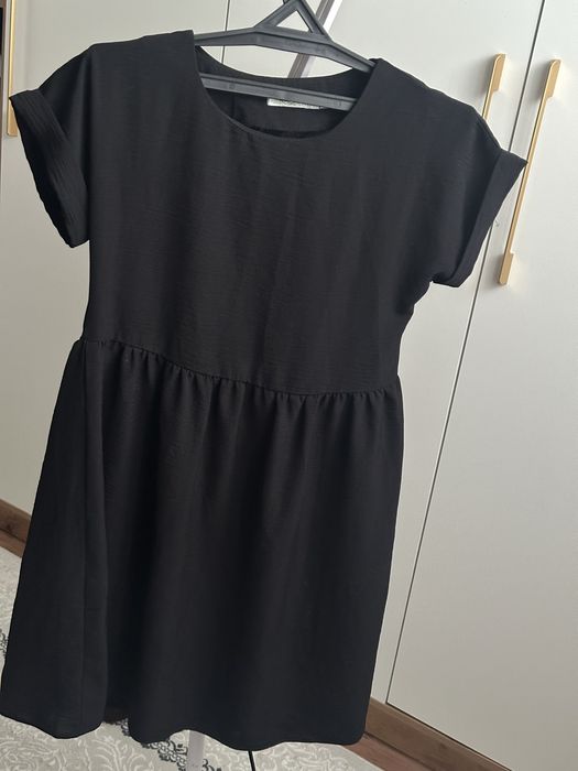 Все по 3000. Базовое черное худи оверсайз