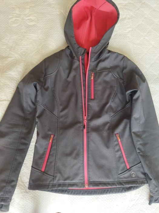 Продам весеннюю куртку