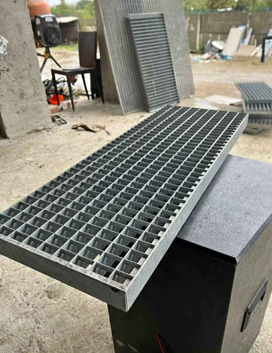 Trepte zincate galvanizate