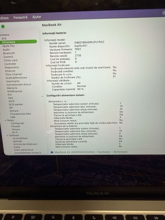 Vând MacBook air 13” 2020 M1