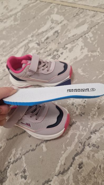 Детские кроссовки