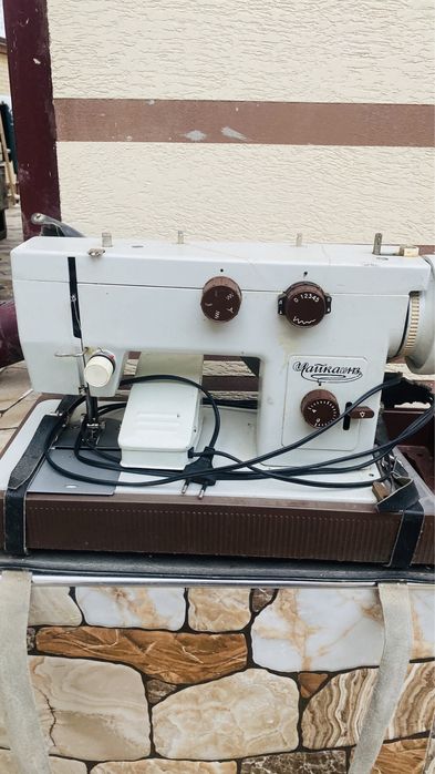 Швейная машинка Чайка