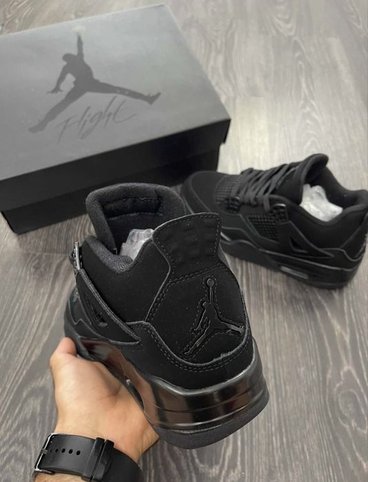 Jordan 4 black noi
