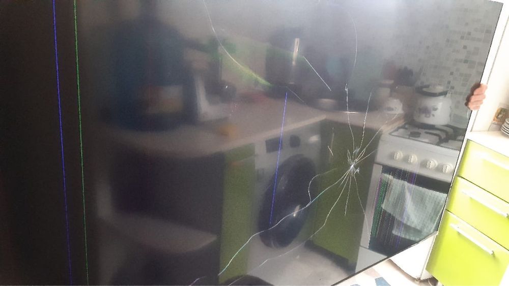 Продам телевизор SAMSUNG UE55TU8500U