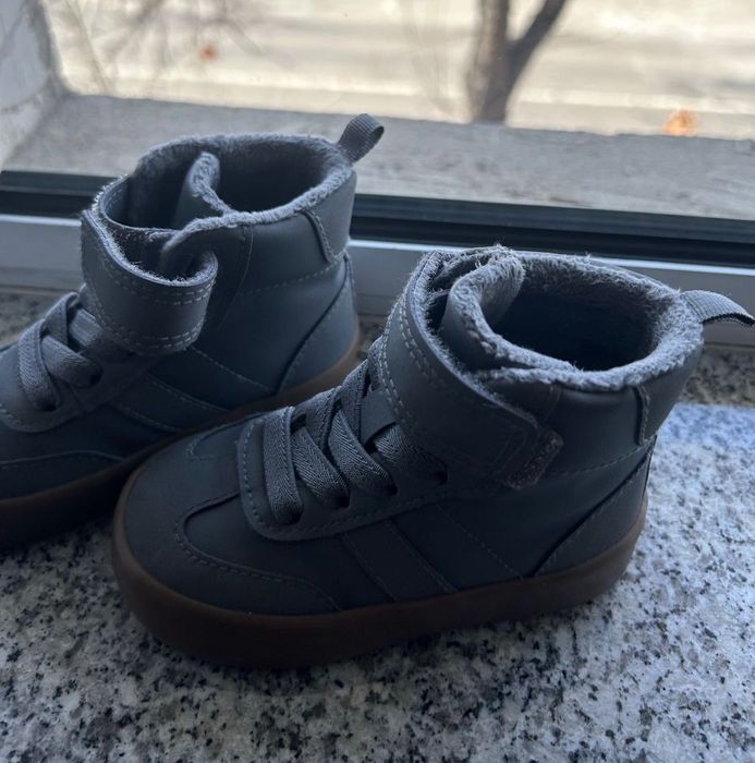 Ghetute marimea 20/21 zara