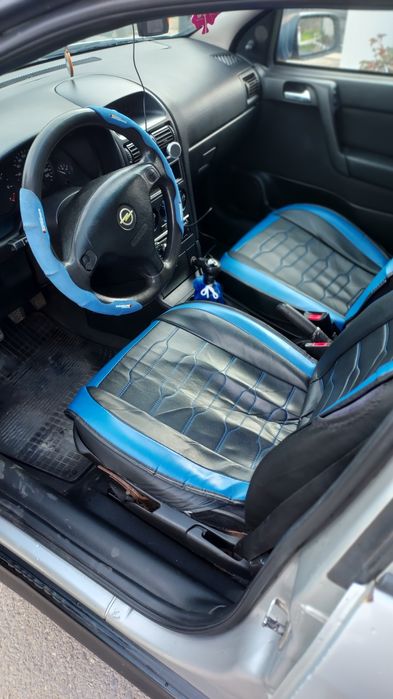 Vând Opel astra g