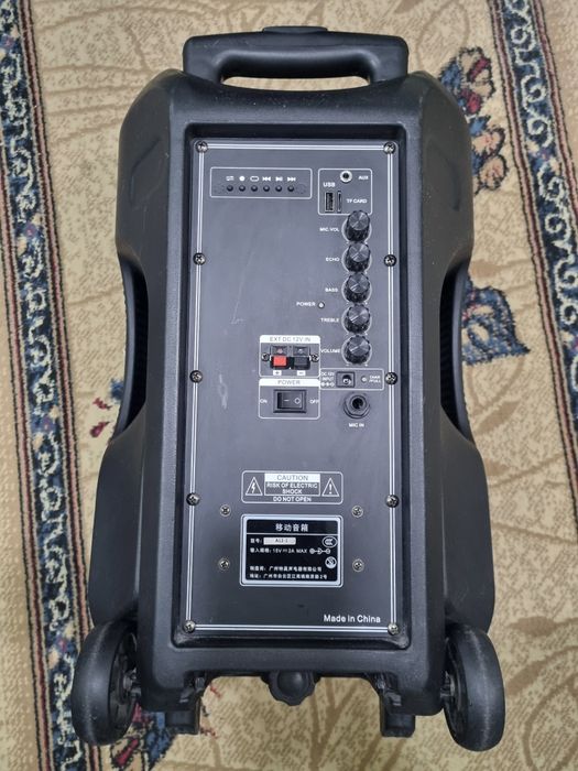 Продаётся колонка Bluetooth Блютуз с аккумулятором калонка