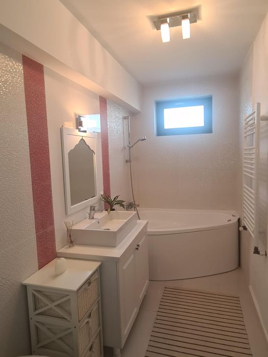 Inchiriez Casa -Zona Hanul Vanatorului