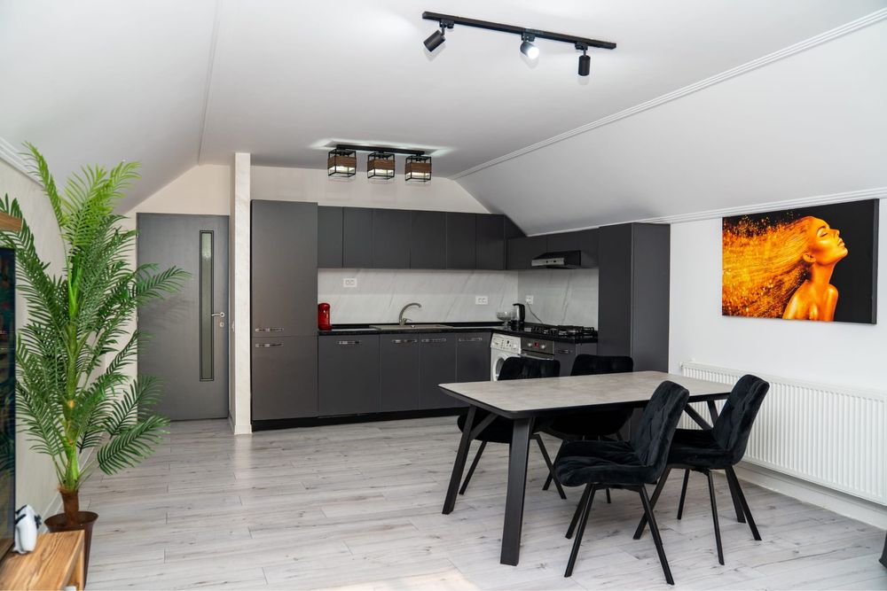 inchiriez penthouse nou ultramodern central!!