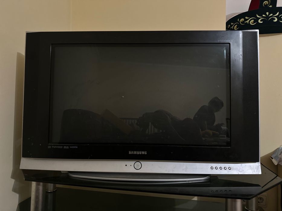 Телевизор и подставка вместе